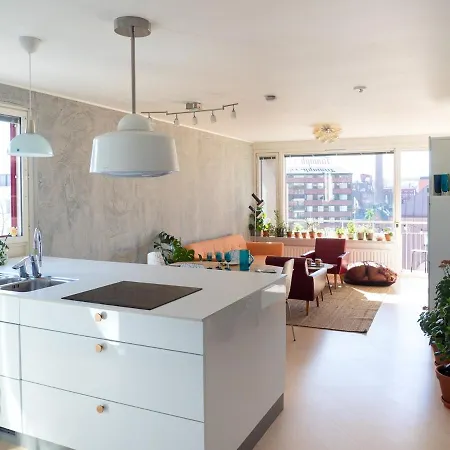 Bright And Colorful Penthouse In The Heart Of Tampere Korospohja